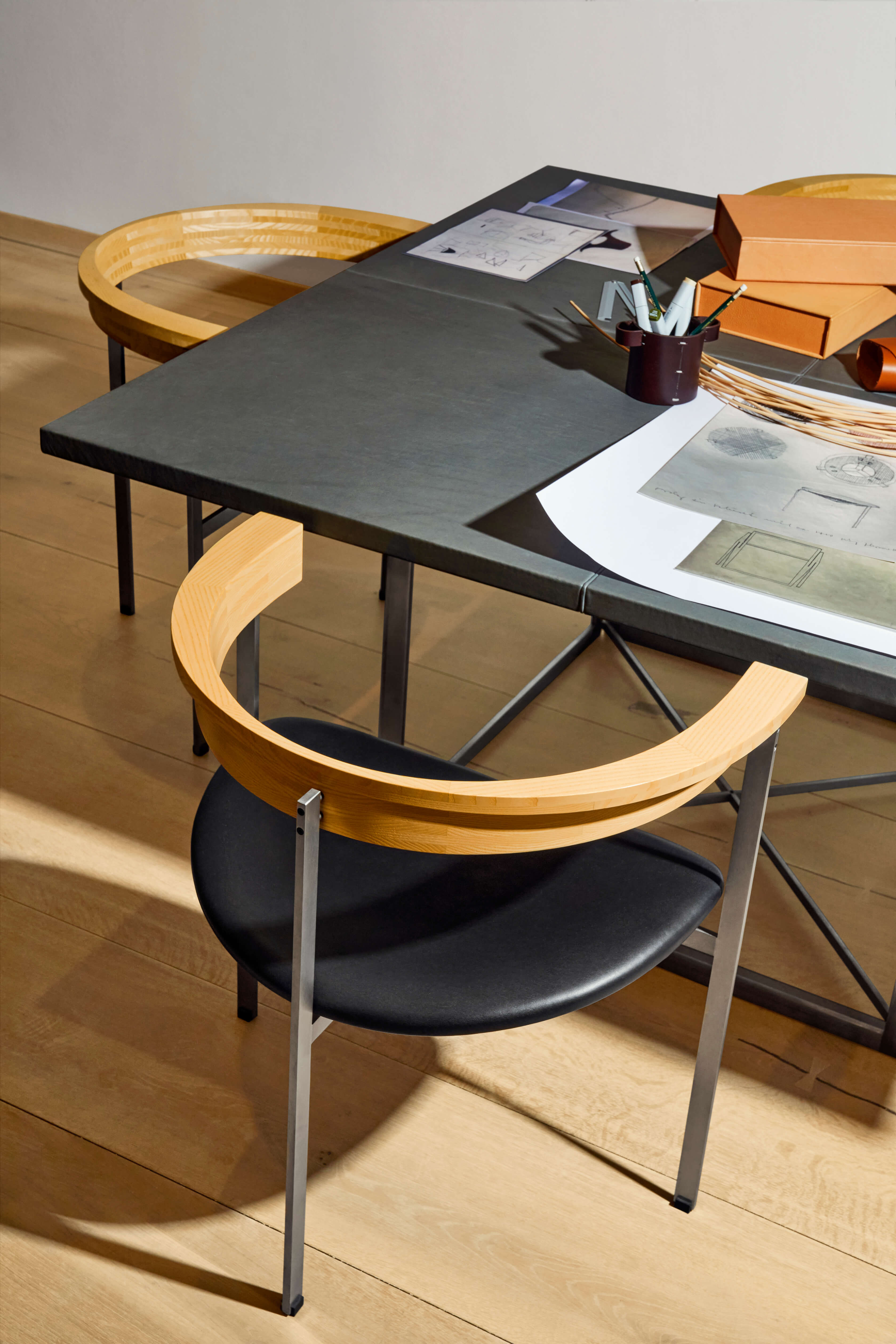 PK11™ chair designed by Poul Kjærholm - Fritz Hansen