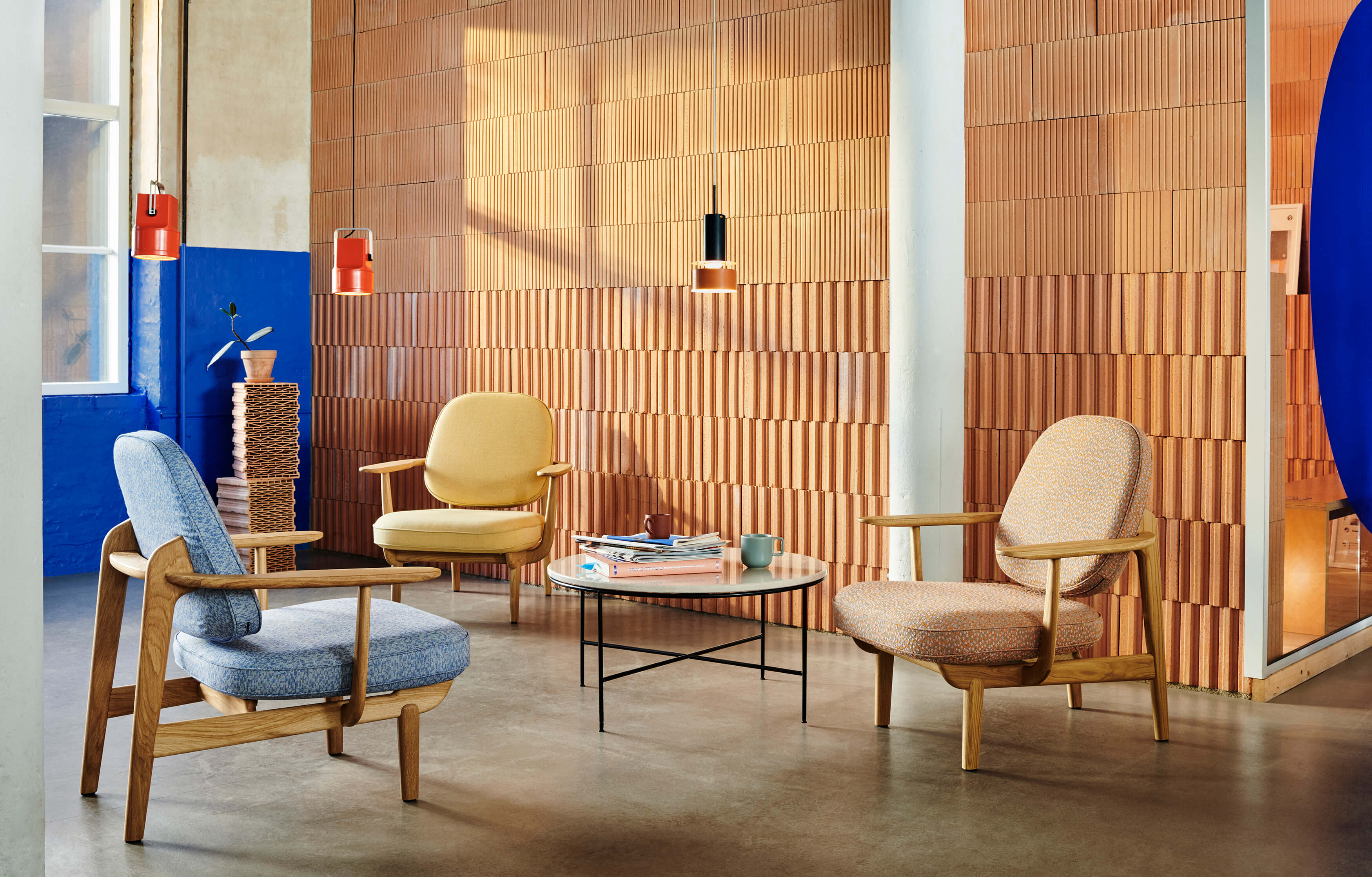 Fred Elegant from every angles Fritz Hansen