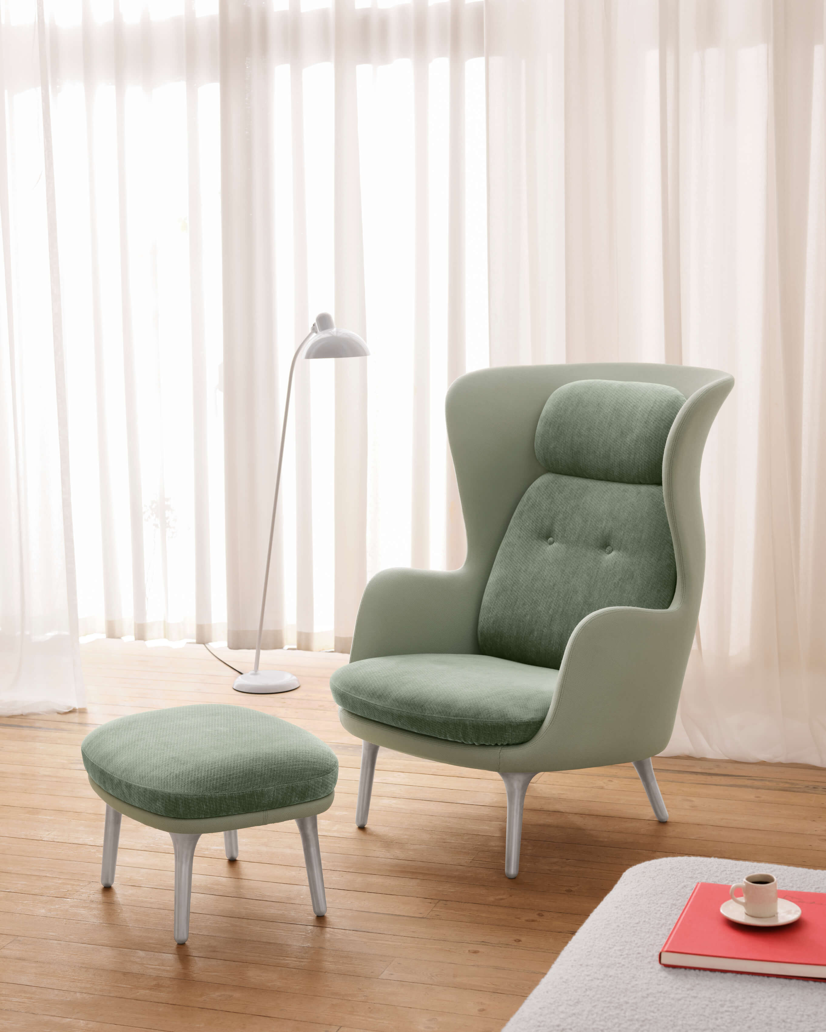 Ro lounge shop chair